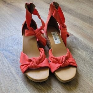 UGG Women's Yarrow Wedge Sandal Red Pepper Size US 9.5